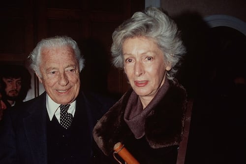 Eredità Agnelli, le "modifiche" degli avvocati al libro di Marella: i passaggi sulla Svizzera