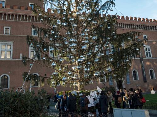 Spelacchio è magro ma vale per due. Sui costi indaga l'Autorità Anticorruzione