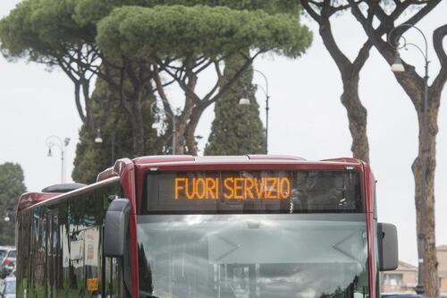 Sciopero Roma 4 luglio, metro e bus a rischio stop. E ieri treni fermi per ore