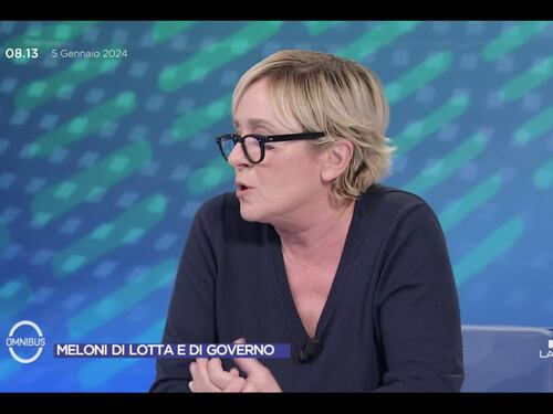 Omnibus, Meli annienta l’opposizione: “Meloni? Avevano già i comunicati pronti…”