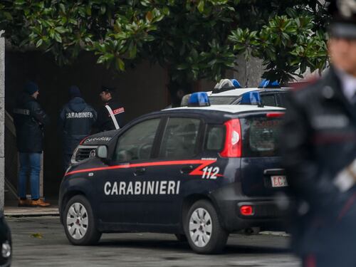 Trento, 19enne uccide il padre per difendere la madre dall’ennesima aggressione: arrestato