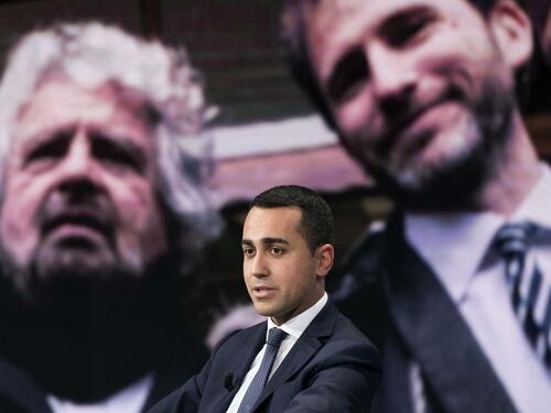 Di Maio definiva sacrosanto il vincolo di mandato . Ora non più. Sennò come fa Conte?