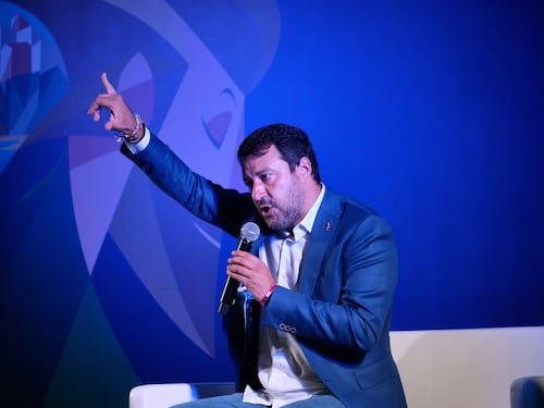 Domenica il Cdm per cambiare i decreti di Salvini ma Pd e grillini litigano ancora