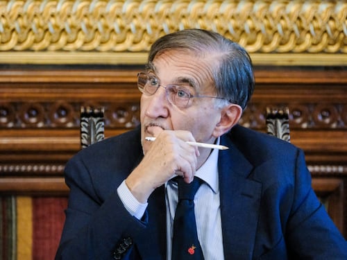Scala, Cgil e Anpi scivolano sulla prima. Protestano perché non vogliono La Russa