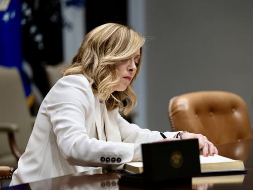 Meloni smaschera "il gioco chiaro" della sinistra: nessuna crepa con il Quirinale