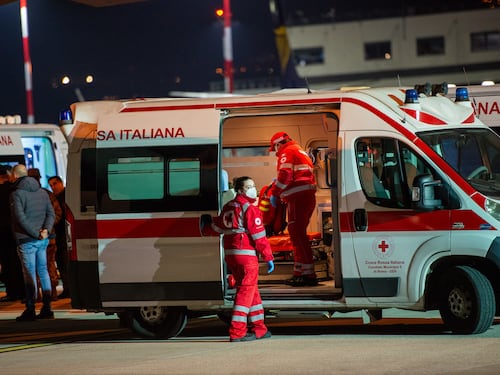 Greta torna a casa: di nuovo in Italia la bimba di 9 anni operata in Thailanda