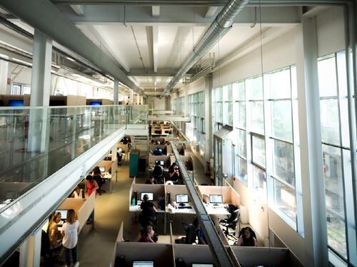 Lavoro salvo per i dipendenti di Almaviva