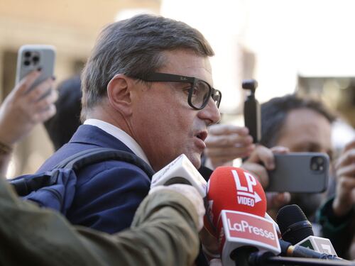 Carlo Calenda a valanga sul centrodestra: appesi a Licia Ronzulli