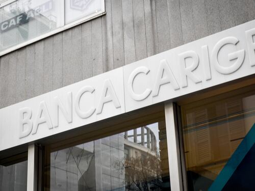 Levano ai poveri per dare alle banche