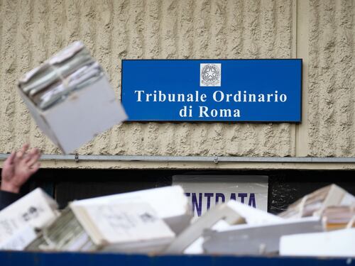 Roma, i tunisini accusati pure di sequestro di persona oltre che di doppio stupro