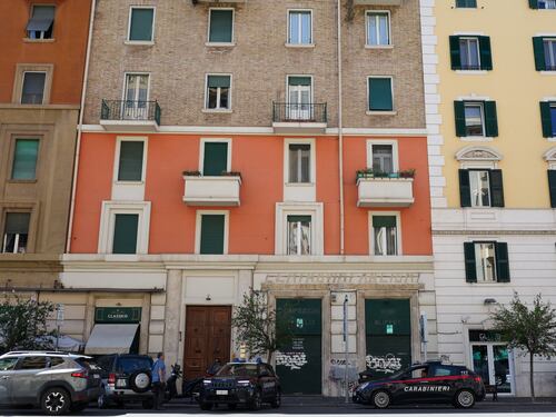 Roma, si costituisce il cecchino di Prati: trovato grazie ai registri delle armerie