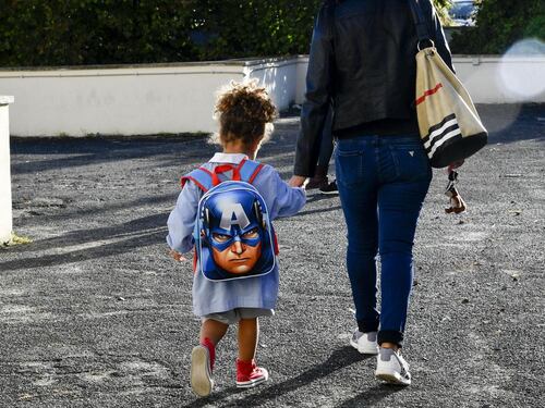 Ultimo giorno, senza certificato non si entra più a scuola