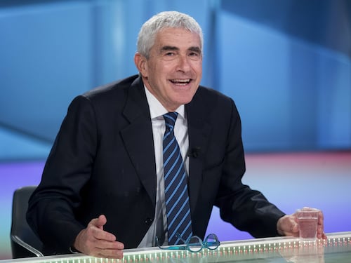 Casini ancora in ospedale non può votare. E il Senato gli dedica un applauso