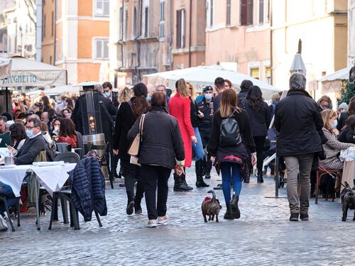 Lazio in zona arancione. Negozi, palestre e bar, cosa si può fare