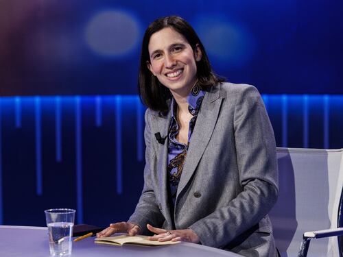 Assemblea del Pd, Elly Schlein segretaria dimezzata