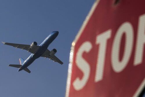 Ita-Lufthansa, stop nella notte: i tedeschi vogliono lo sconto. Il governo: "Non svendiamo"