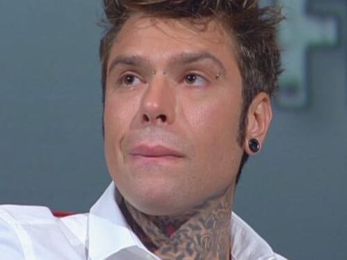 Fedez in lacrime da Costanzo