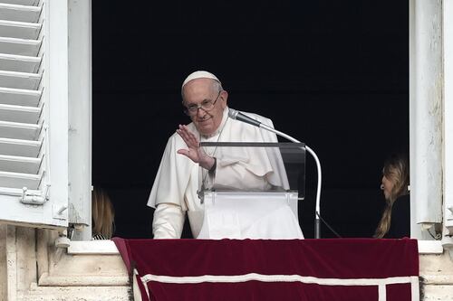 Schiaffo del Papa ai profeti del "gender fluid": "La famiglia è fatta di uomo e donna che creano"