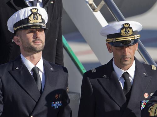 Marò, la Procura chiude il caso. Latorre piange per la commozione