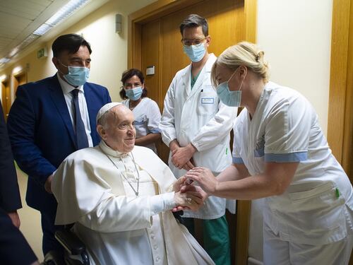 Papa Francesco dimesso dal Gemelli, andrà a Casa Santa Marta