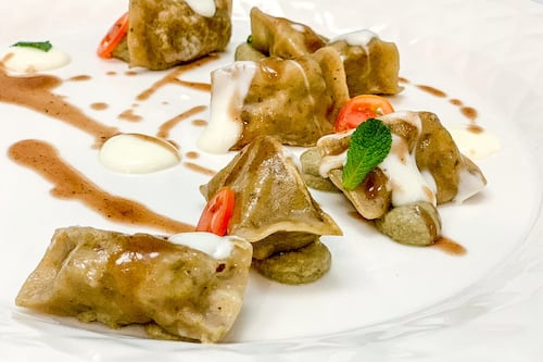Caramelle piastrate all'agnello con carciofi e pecorino - LA RICETTA