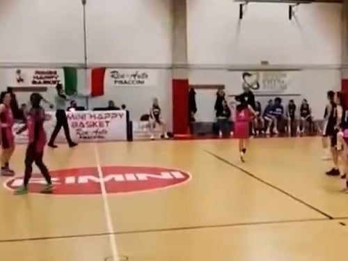 Basket, niente squalifica per la giocatrice che reagì dopo essere stata vittima di razzismo