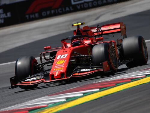 Leclerc lascia dietro le Mercedes. In Austria è pole position