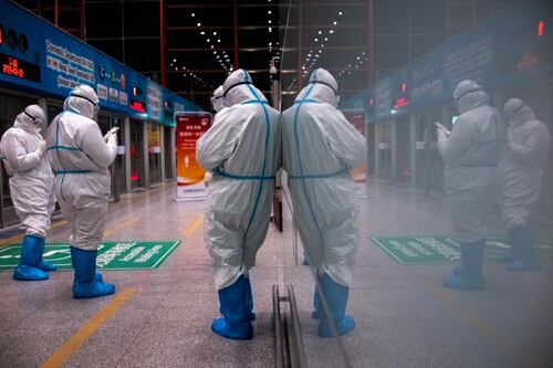 Covid, la Cina riapre le frontiere. Stop quarantena per chi viene dall'estero