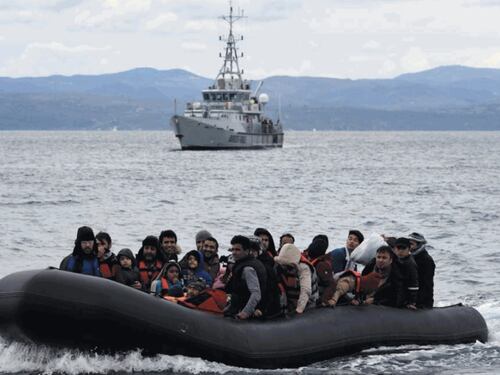 Migranti Crotone, "non c'erano segni di pericolo". Frontex se ne lava le mani