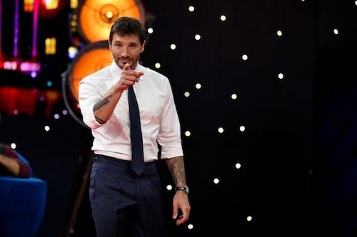 Sanremo 2027, pubblicato il regolamento: così De Martino rivoluziona il Festival