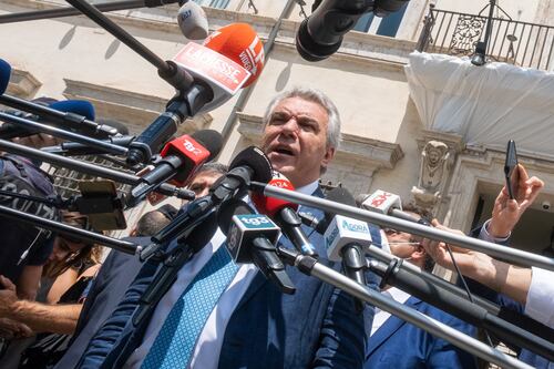 Luigi Sbarra della Cisl: "Il contratto a tempo indeterminato deve costare meno"