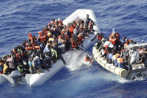 Ong conniventi con gli scafisti. Msf: falsità, servono canali sicuri per i migranti