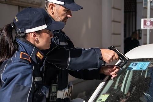 Permessi Ztl, stretta sui disabili. Da tre a due targhe, come funziona