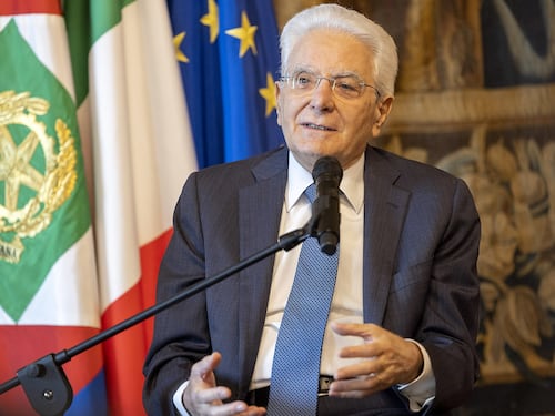 Mattarella tifa per la Corte dei Conti: imbarazzo e decreto del governo a rischio
