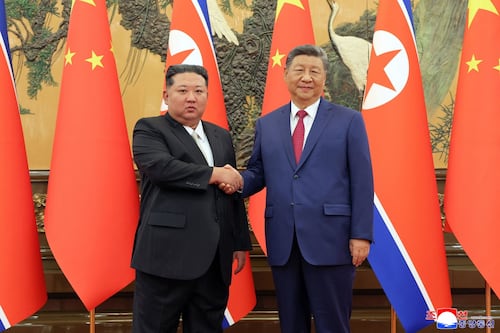 Cina-Corea del Nord, l’asse di ferro tra dittatori è sempre più forte. Xi Jinping a Pyongyang