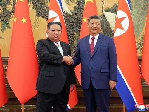 Cina-Corea del Nord, l’asse di ferro tra dittatori è sempre più forte. Xi Jinping a Pyongyang