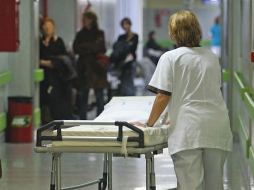 Otite curata con l'omeopatia, morto il bambino di 7 anni