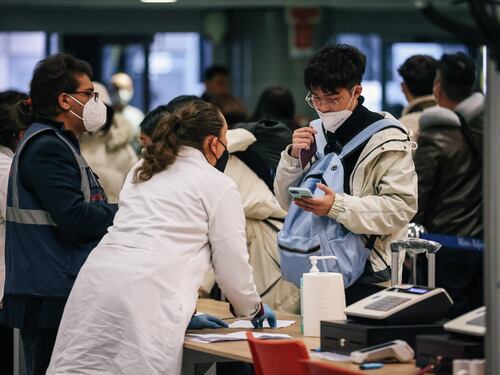 Il governo non sottovaluti il ritorno del Covid e dimostri responsabilità