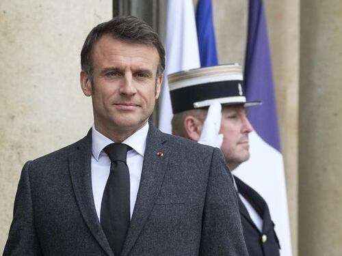 Macron non esclude l'invio di truppe a Kiev. Mosca: "Francia già coinvolta"