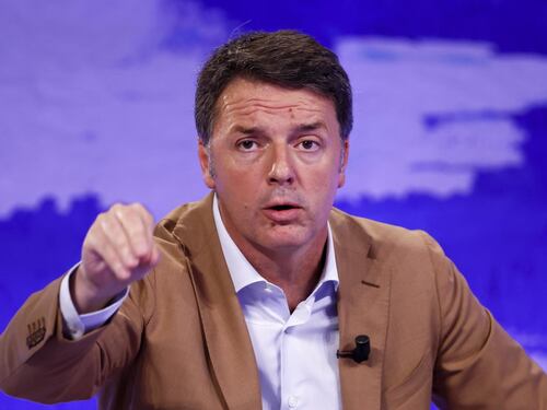 Crisi Pd, Renzi contro Schlein: perderà anche le elezioni condominiali