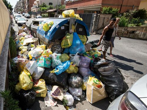 La Raggi trasborda i rifiuti a Saxa Rubra