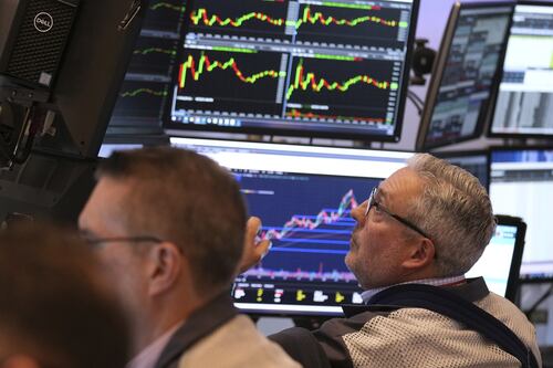 Borsa: mercati ottimisti dopo raid Usa in Venezuela, corrono petrolio e difesa