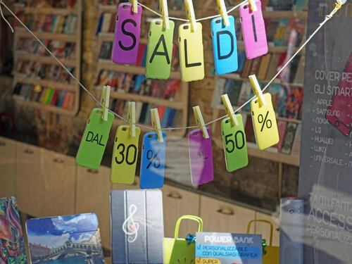 Iniziano i saldi estivi, ecco come evitare i "bidoni"