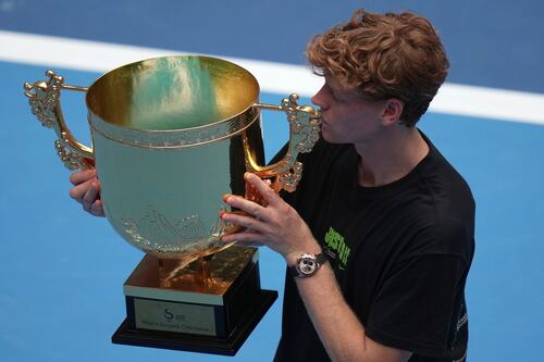 Tennis, Sinner torna ad essere imbattibile: vince a Pechino annientando Tien