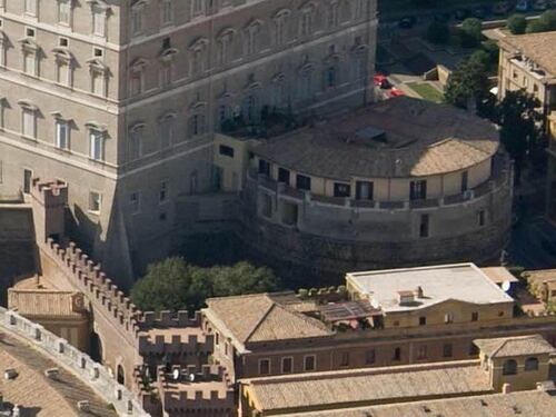 I monsignori con il vizio del mattone