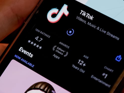 TikTok nel mirino di Microsoft, Trump: "Trattative in corso" ma sarà una "guerra di offerte"