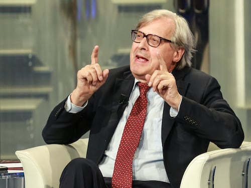 Vittorio Sgarbi: "Basta col cerchio magico, lascio Forza Italia"