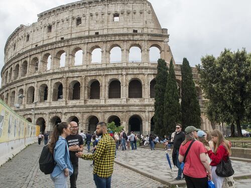 Roma, al Colosseo arriva il ticket anti-truffa: biglietto nominativo contro i bagarini
