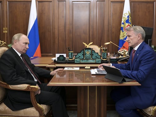Il capo della più grande banca russa smentisce Putin: "Ci vorrà un decennio per uscire della crisi"