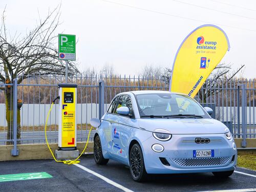 Auto elettriche, boom di vendite. E arrivano gli incentivi